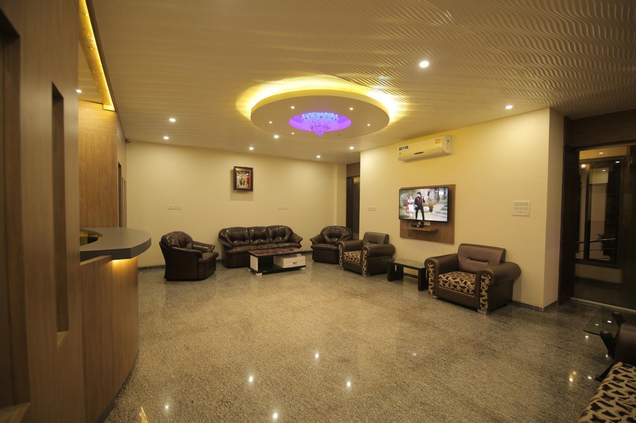 Saubhagya Inn International 러크나우 외부 사진